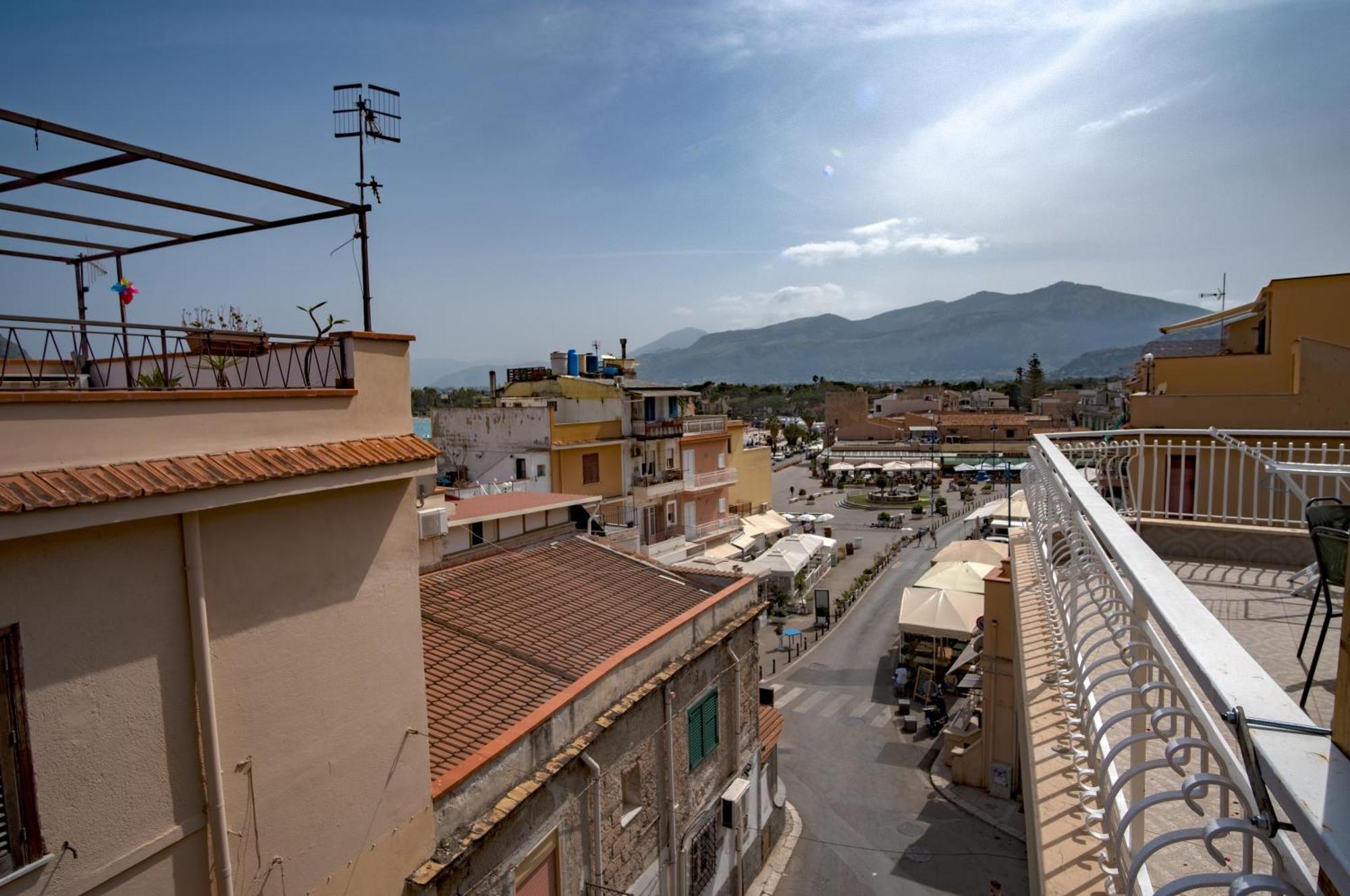 Mondello Sunsea House Apartment ภายนอก รูปภาพ