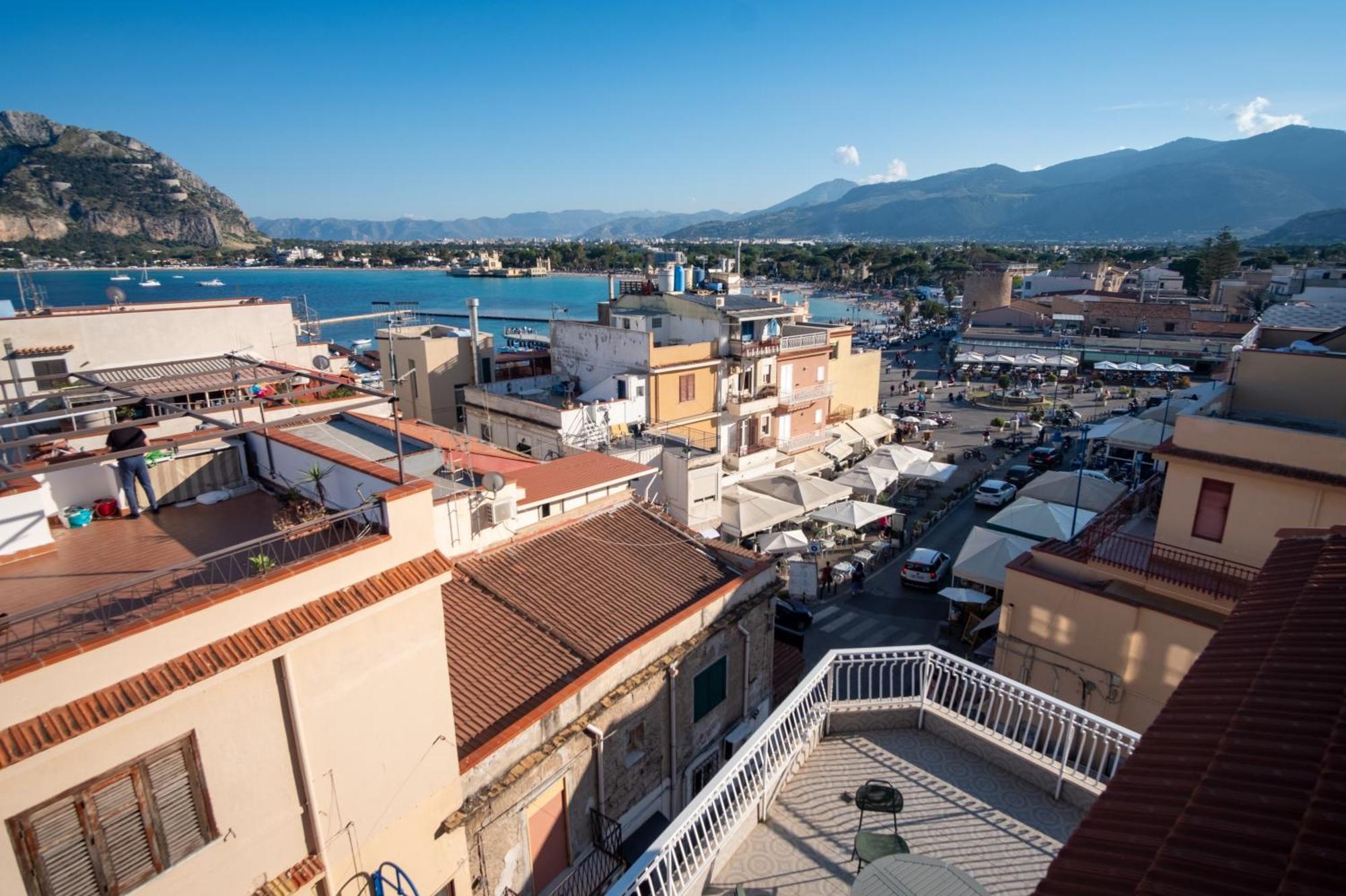 Mondello Sunsea House Apartment ภายนอก รูปภาพ